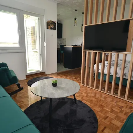 Sobe Zimmer 2 Διαμέρισμα *